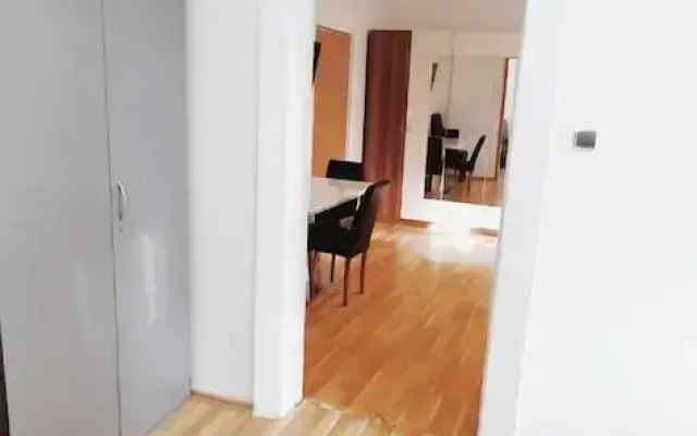 Stylish 2-BR Apartment in Vienna's Simmering Area