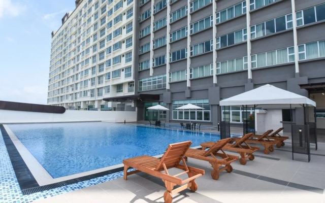 Hotel Holmes Gelang Patah