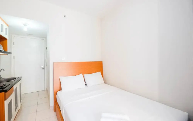 Simply Good Studio Room Apartment At Springlake Summarecon
