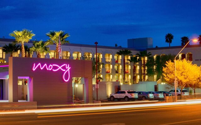 Отель MOXY Phoenix Tempe/ASU Area вид на фасад
