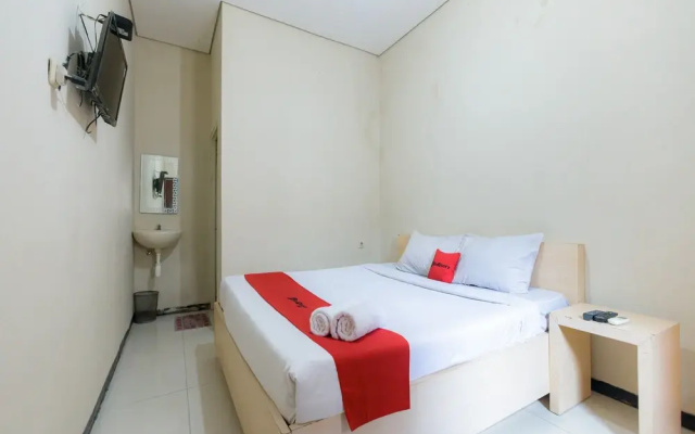 RedDoorz at Osuko Residence Sukomanunggal Jaya