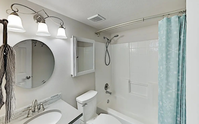 971bca2q 2 Bedroom Condo