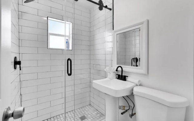 Modern & Cozy 5BD House in Buenavista