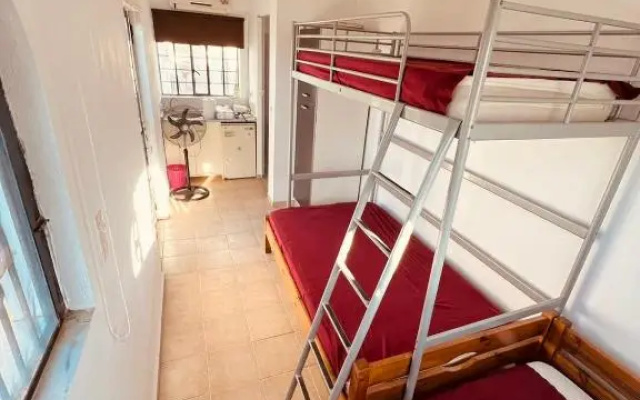 Small house 50 m from the beach