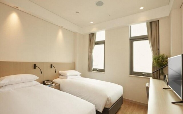 Отель Mayplace Seoul Dongdaemun Южная Корея, Сеул - отзывы, цены и фото номеров - забронировать отель Mayplace Seoul Dongdaemun онлайн комната для гостей