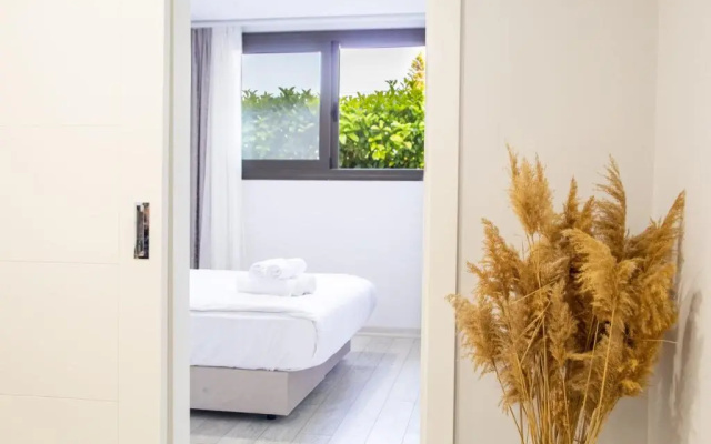 Flat With Shared Pool Close to the Beach in Cesme
