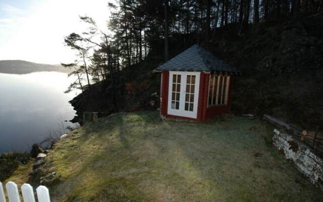 Отель Solferie Holiday Cabin Ålefjærveien Норвегия, Кристиансанд - отзывы, цены и фото номеров - забронировать отель Solferie Holiday Cabin Ålefjærveien онлайн вид на фасад