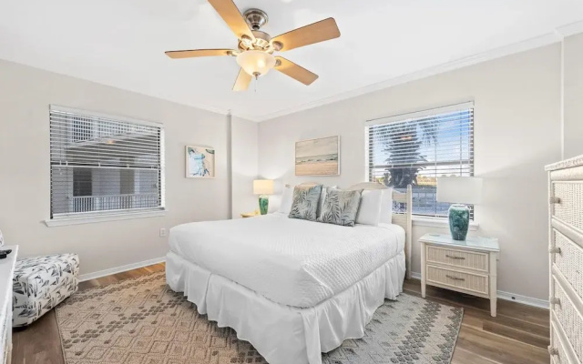 Seaside Beach & Racquet 5214