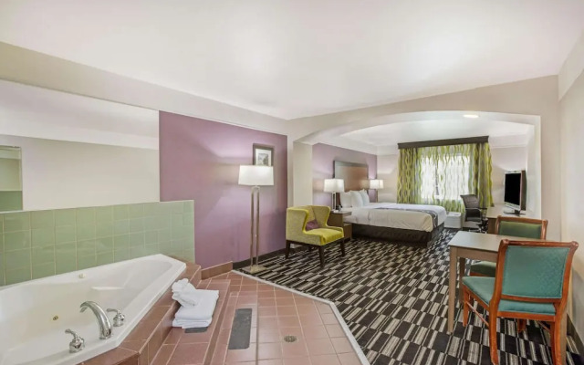 La Quinta Inn Suites Modesto Salida