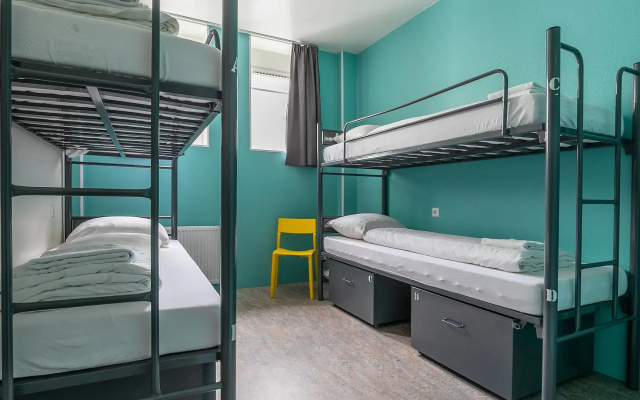 Hans Brinker Hostel