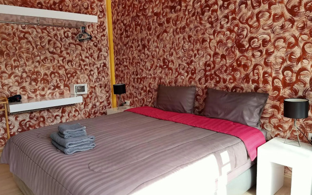 Ban Elephant Blanc Apartment