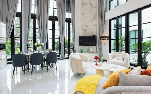 Stylish 7beds Poolhouse With Cinema & Lift - 2min to BTS