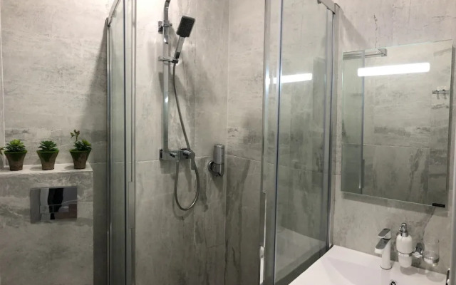 Central Bay Studios. 7min Station, Arbat Street