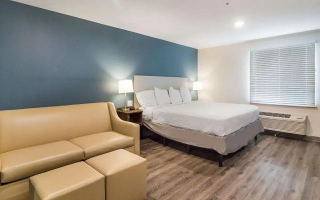 Woodspring Suites Lake Jackson