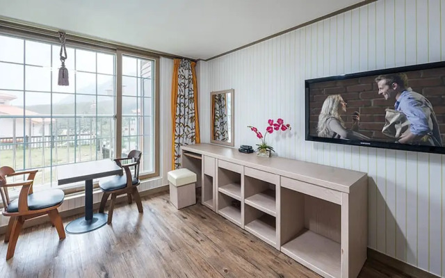 Lake and Pine Spa Pension