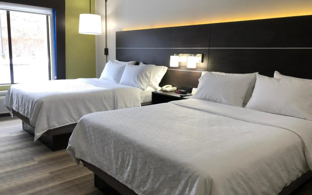 Holiday Inn Express and Suites Newton by IHG