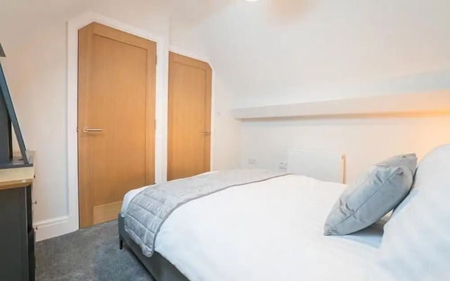 The Queens Arms Apartments