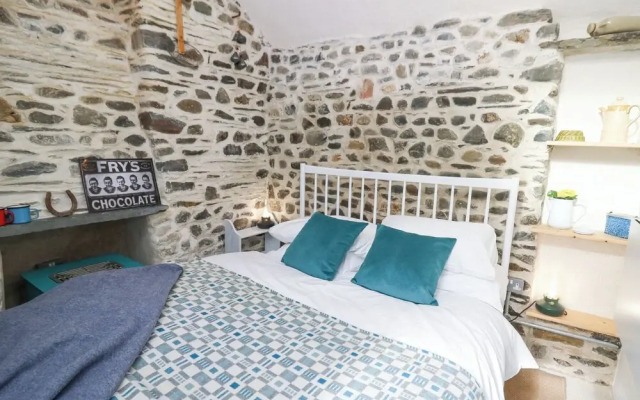 Dyffryn Cottage