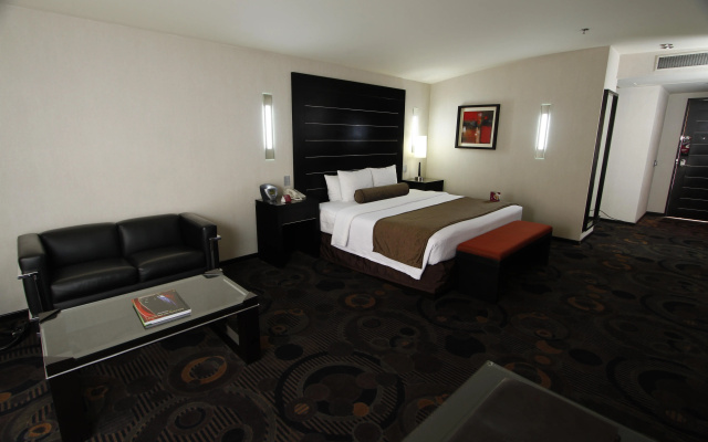 Crowne Plaza Toluca Lancaster by IHG
