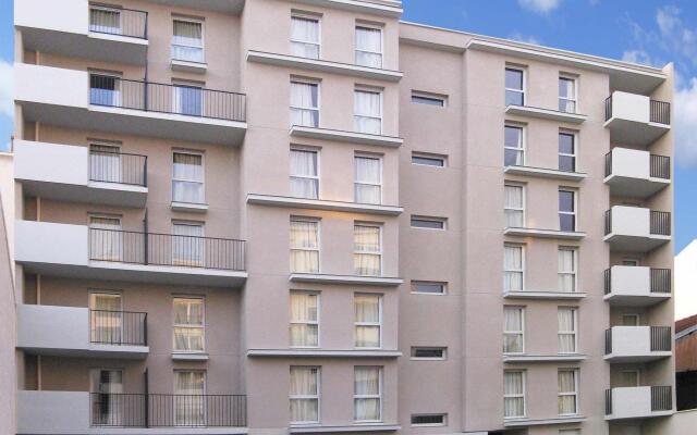 Отель Séjours et Affaires Paris Malakoff Франция, Малакофф - 4 отзыва об отеле, цены и фото номеров - забронировать отель Séjours et Affaires Paris Malakoff онлайн вид на фасад