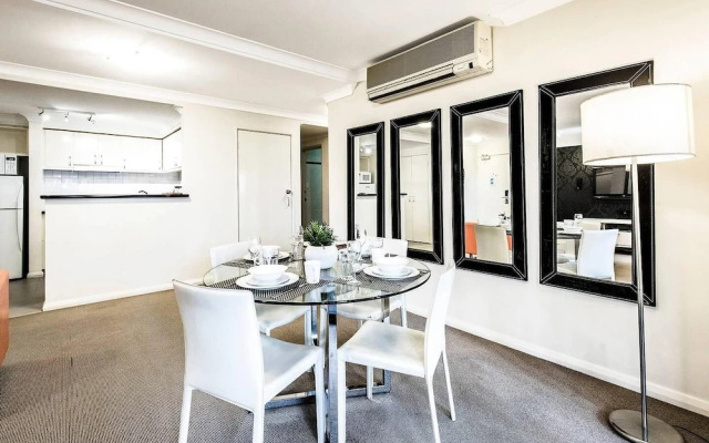 Two bedroom Apt next to Perth CBD with Parking.