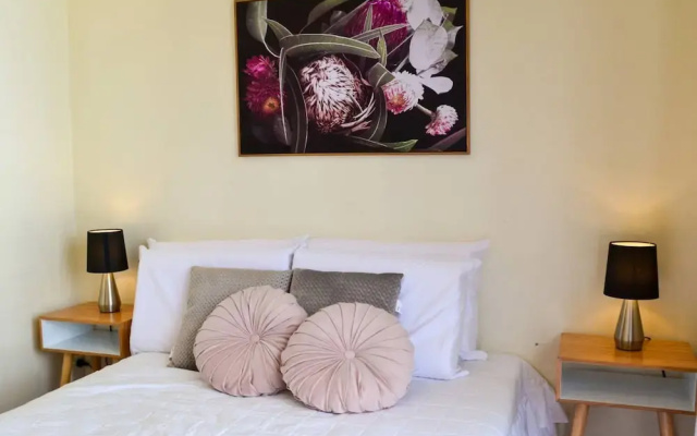 Cozy City Apt Central Location, Parks & More
