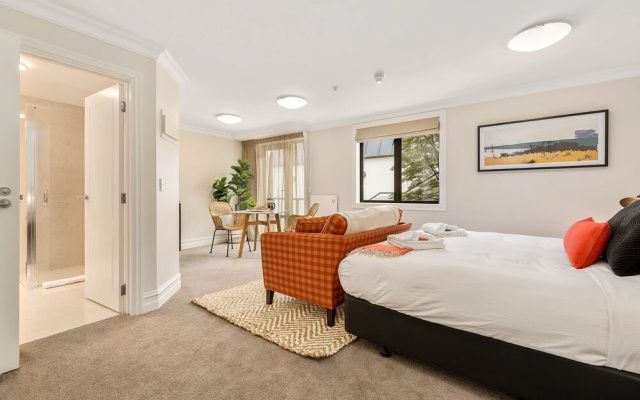 Central Luxury at 407 the Beacon Studio