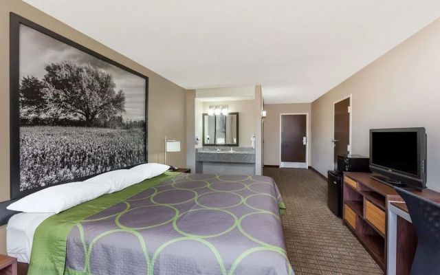 Super 8 by Wyndham Buffalo
