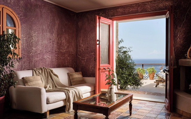 Villa Yiannis - Sea View & Private Pool