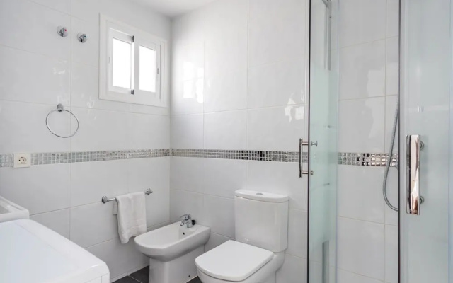 Large Apartment in Prime Location in Fuengirola Ref 98