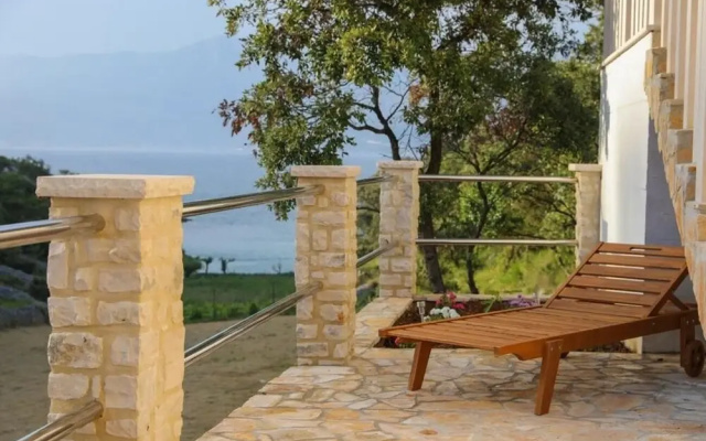 Irena - Secluded Paradise - H