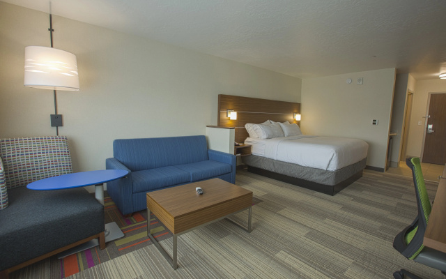 Holiday Inn Express & Suites Boise Airport by IHG