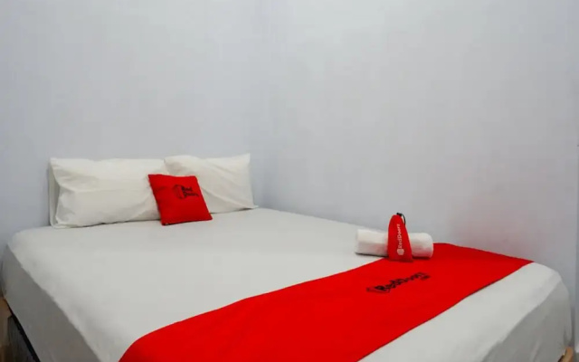 RedDoorz @ Jalan Adiyaksa Panakkukang