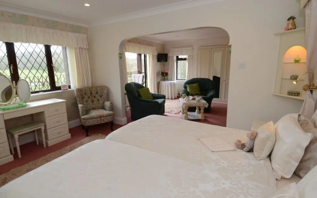 Acorn Court Country House