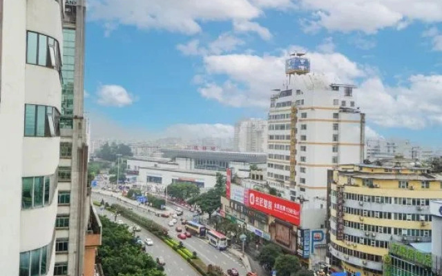 Sunday Hotel (Guilin Railway Station)