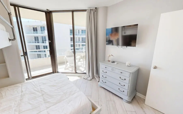 East Pass Towers 602 3 Bedroom Condo