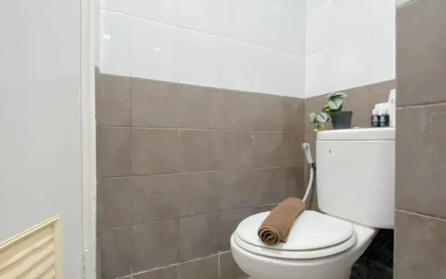 Combined 1Br With Extra Room Apartment At Green Pramuka City