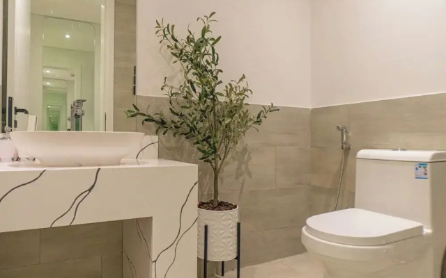 Executive & Secluded 2-bedroom Apartment in Alnada