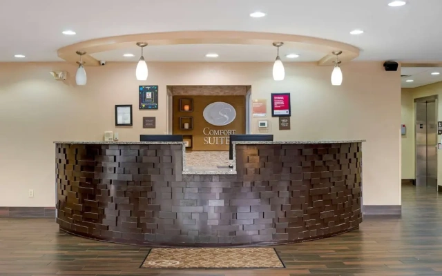 Comfort Suites