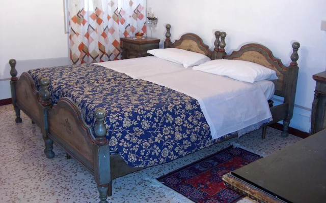 B & B Privacy