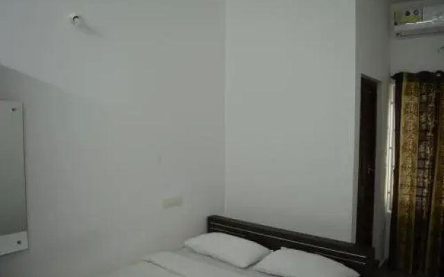 Tripstays 4085