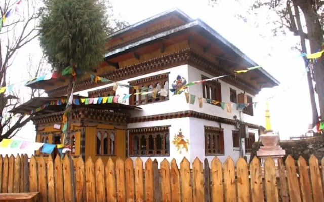 Thegchen Phodrang Lodge