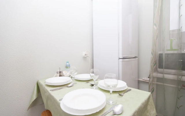 Two Bedrooms near Crown with Free WiFi and Carpark