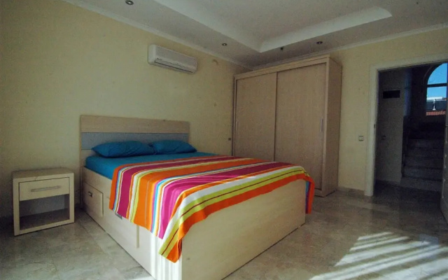 Luxury 4 Bedroom Detached Villa