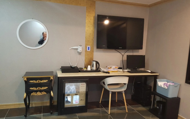 Business Hotel