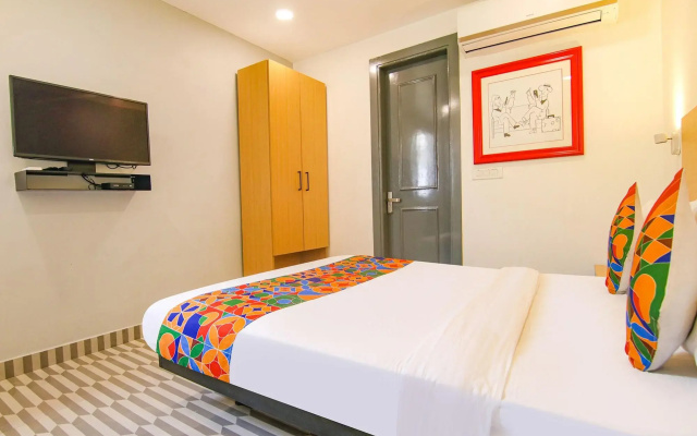 FabHotel Chawla House