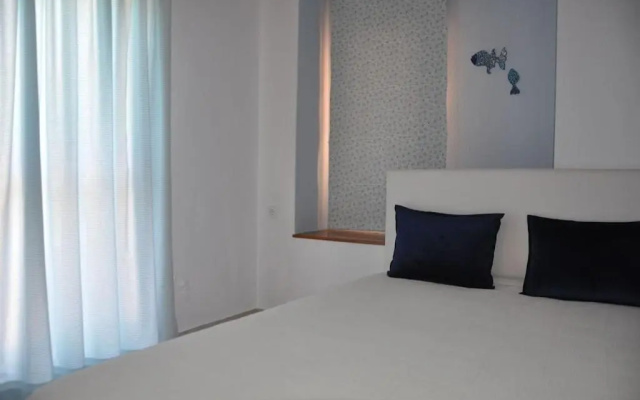 Yades elegant villa 2 minutes away from the beach