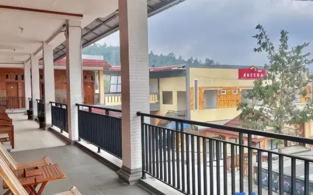 Artica Hotel & Homestay