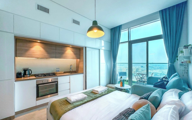 Minimal Studio in Marina