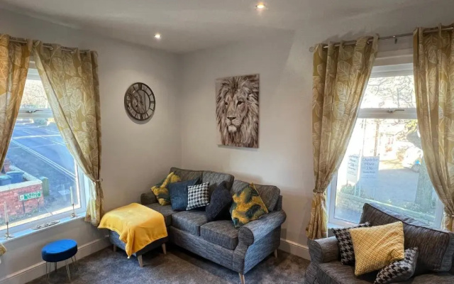 Superb 2 bed Apartment Great Location